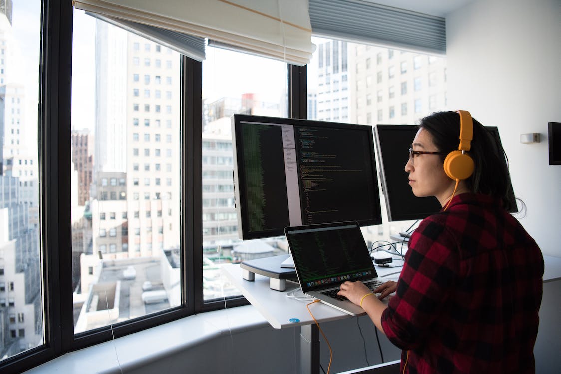 Why to hire a full stack developer for boosting business prospects?
